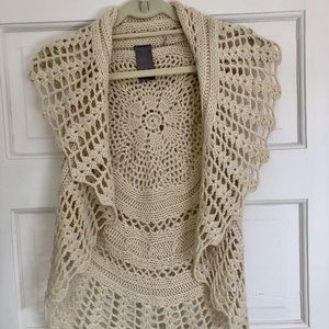 Lace pattern sweater vest